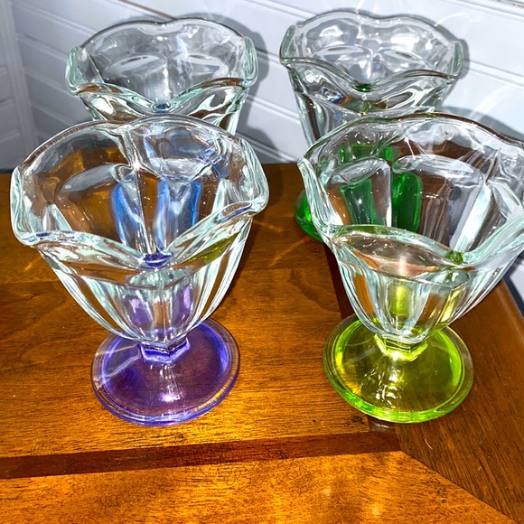 Vintage Anchor Hocking glass ice cream parfait glasses - Picture 1 of 10